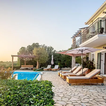 Villa Trapezaki Garden *