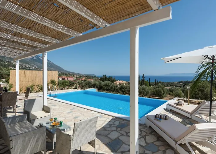 Villa Trapezaki Garden *