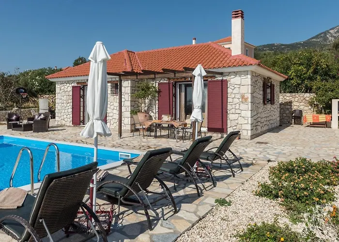 Villa Trapezaki Garden *