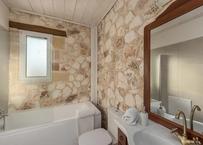 Villa Trapezaki Garden *