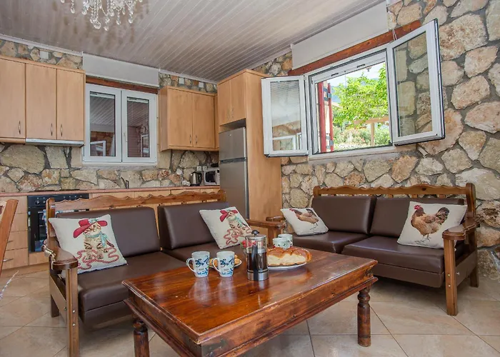 Villa Trapezaki Garden