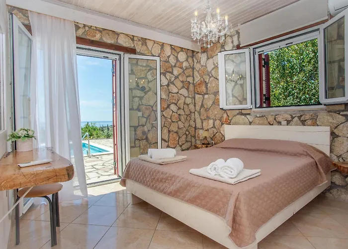 Trapezaki Garden Villa Mousata