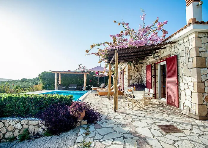 Trapezaki Garden Villa Mousata