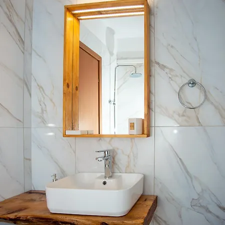 Trapezaki Garden Villa Mousata