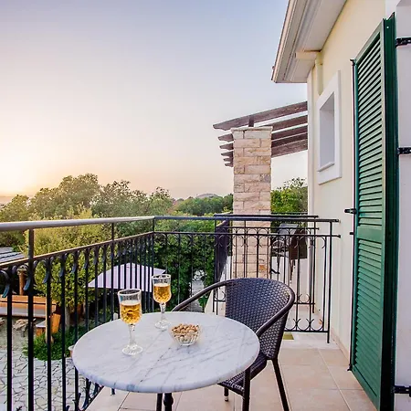 Trapezaki Garden Villa Mousata