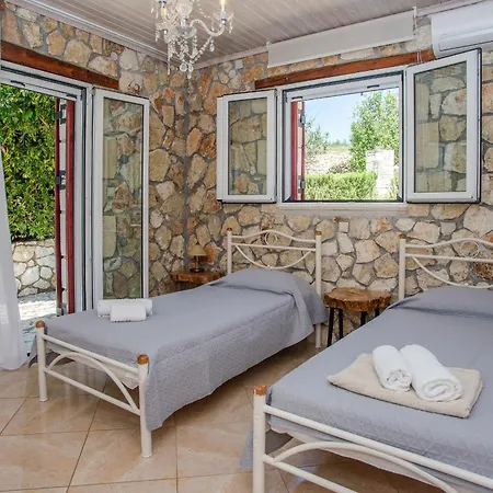 Villa Trapezaki Garden