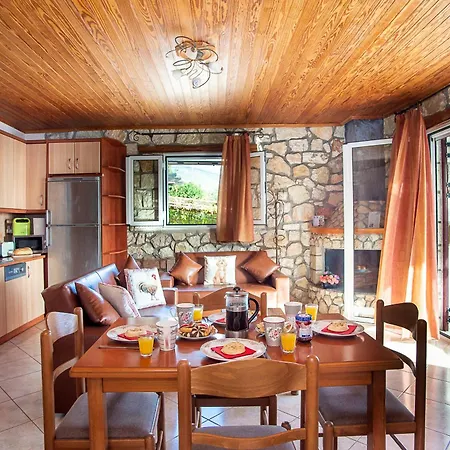 Villa Trapezaki Garden