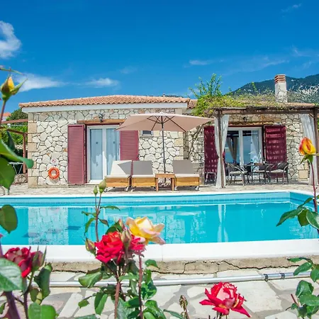 Trapezaki Garden * Μουσάτα