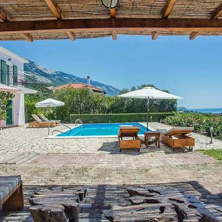 Trapezaki Garden Μουσάτα