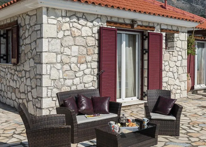 Villa Trapezaki Garden *