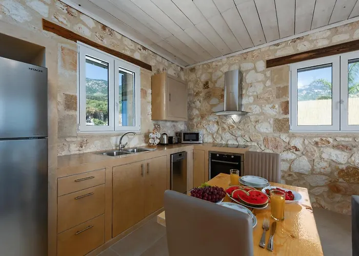 Trapezaki Garden Villa Mousata