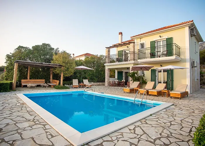 Villa Trapezaki Garden