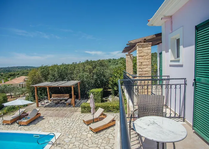 Trapezaki Garden Villa Mousata