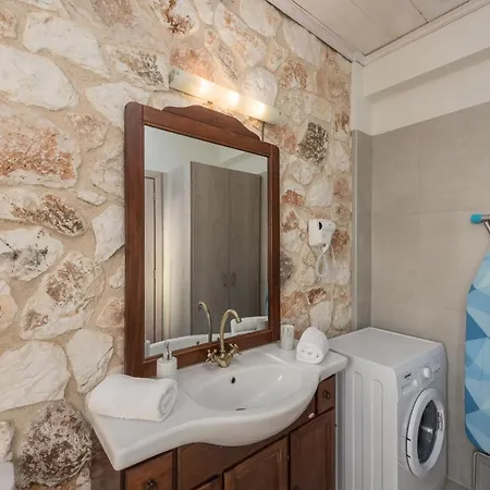 וילה Trapezaki Garden *