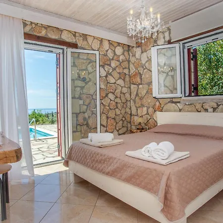 Trapezaki Garden וילה Mousata